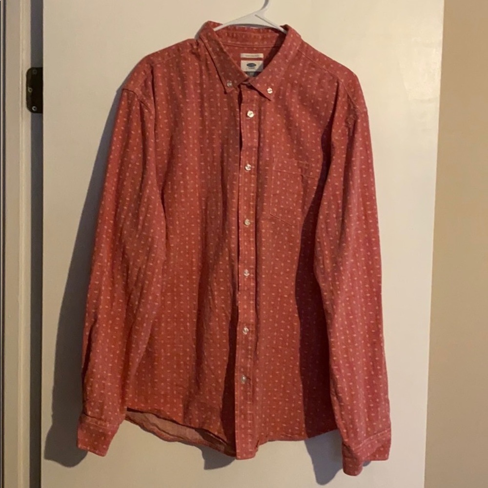 Slim fit salmon colored button down with pattern